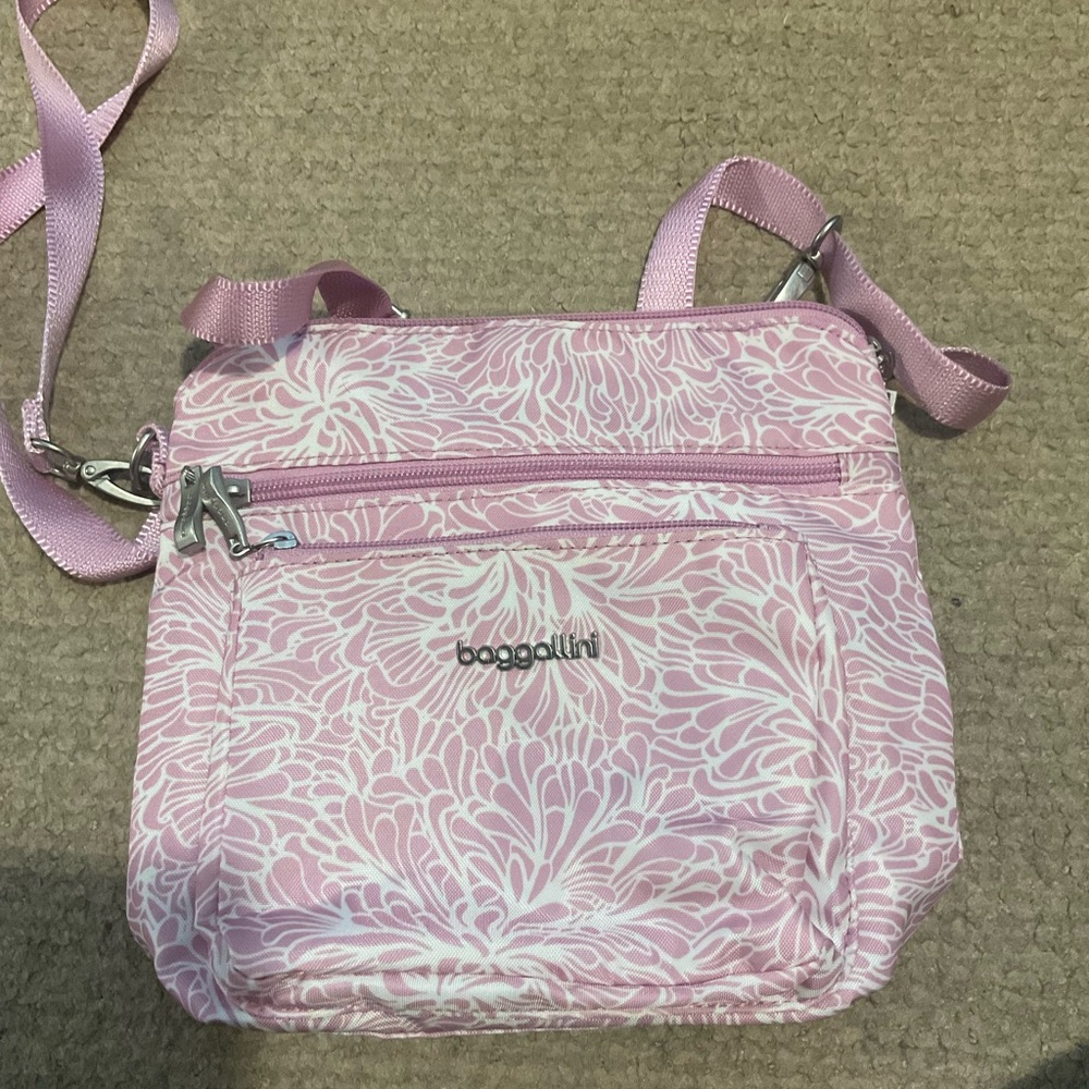 Baggallini Modern Pocket Crossbody